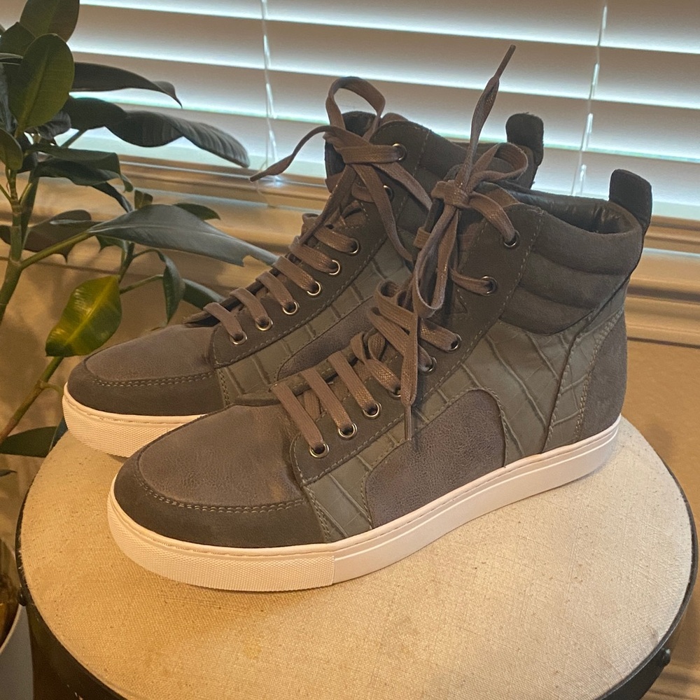 Men's High-Top Sneakers in Gray